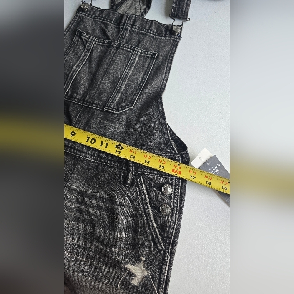 Abercrombie denim overalls/shorts. Black distressed Excellent Condition. Size S - Picture 13 of 13